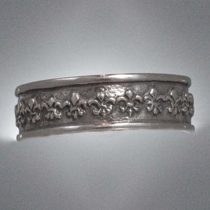 Ring of Fleur De Lis-- Size 7