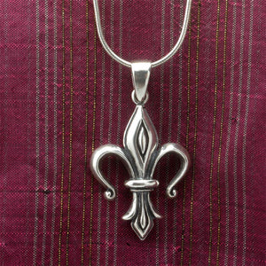 Julia Street Fleur De Lis Pendant